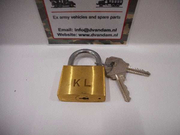 Hangslot KL padlock with attached key. Hangslot KL padlock with attached key.