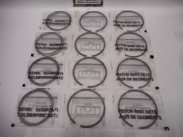 Zuigerverenset 0.040 piston ring set display. Zuigerverenset 0.040 piston ring set display.