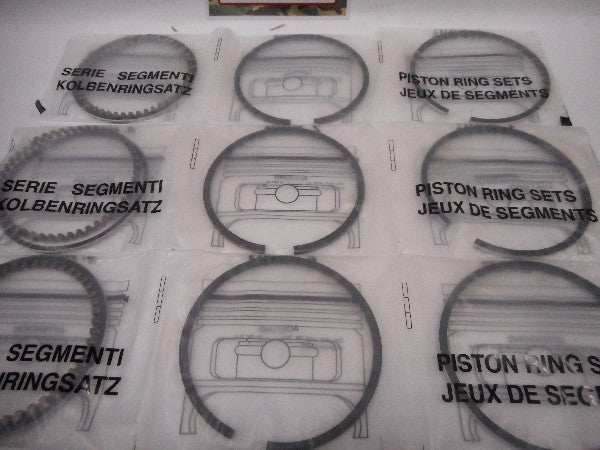 Zuigerverenset 0.040 piston ring set display. Zuigerverenset 0.040 piston ring set display.