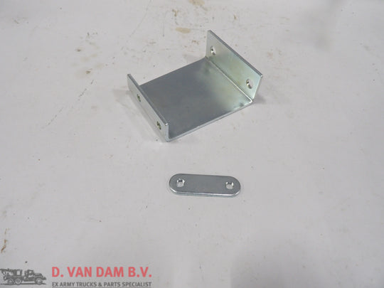 Beugel claxon tegen vuurwand