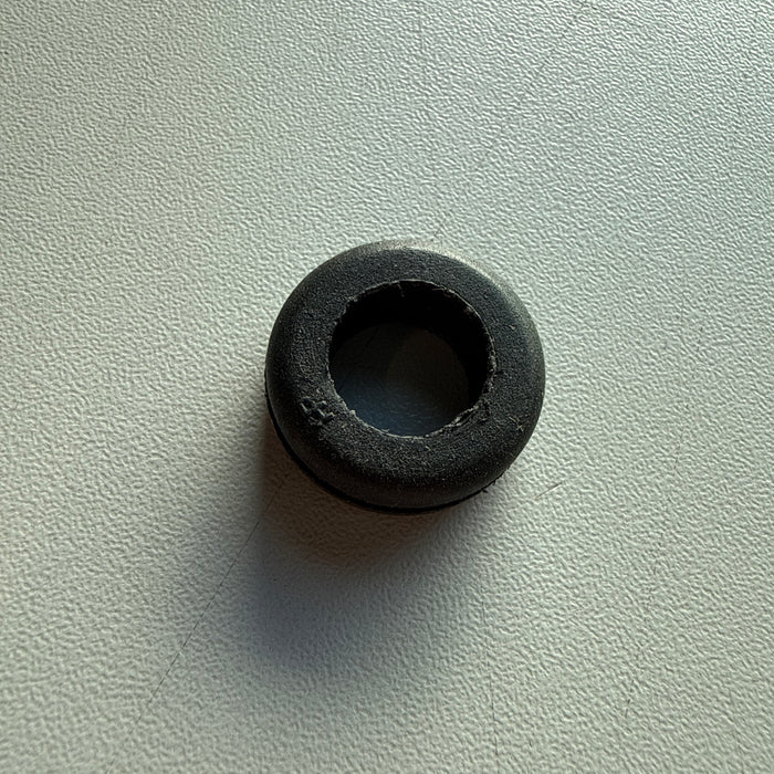 Motorkapsteun Grommet