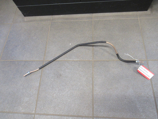 Benzineleiding bovenop tank