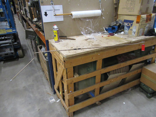 Benzineleiding naar voren onder body