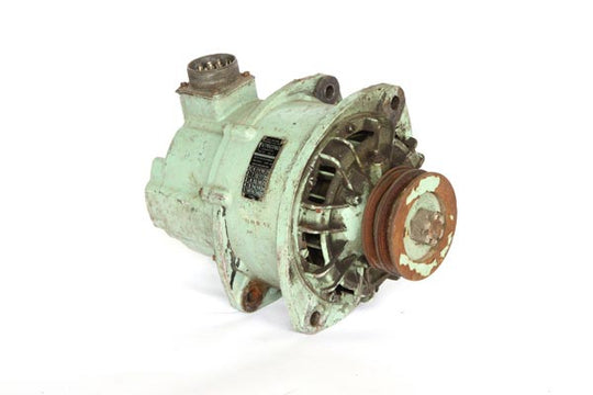 Dynamo - 24 volt - ex Engels leger (gebruikt)