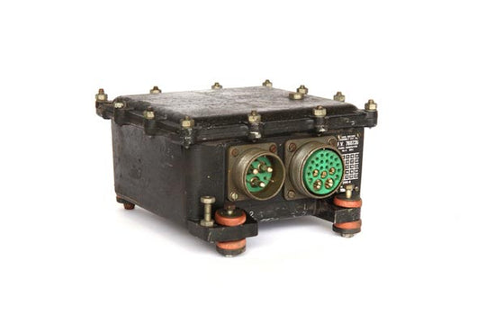 Spanningsregelaar - 24 volt - ex Engels leger