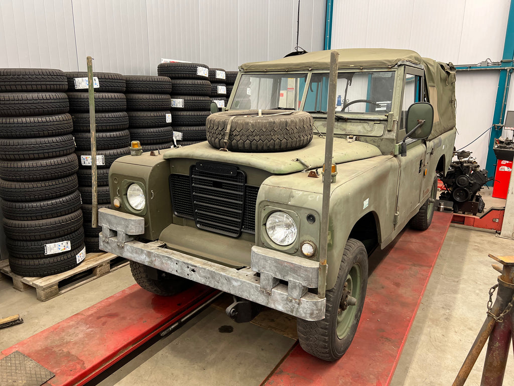 Land Rover 109 - 1980 Diesel Softtop LH – D. van Dam B.V.